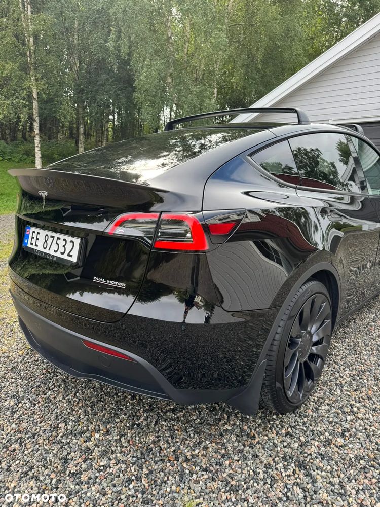 Tesla Y Long Range AWD - 5
