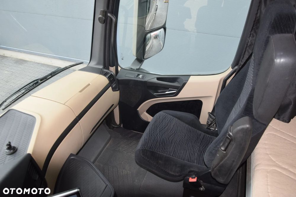 Mercedes-Benz Actros - 21
