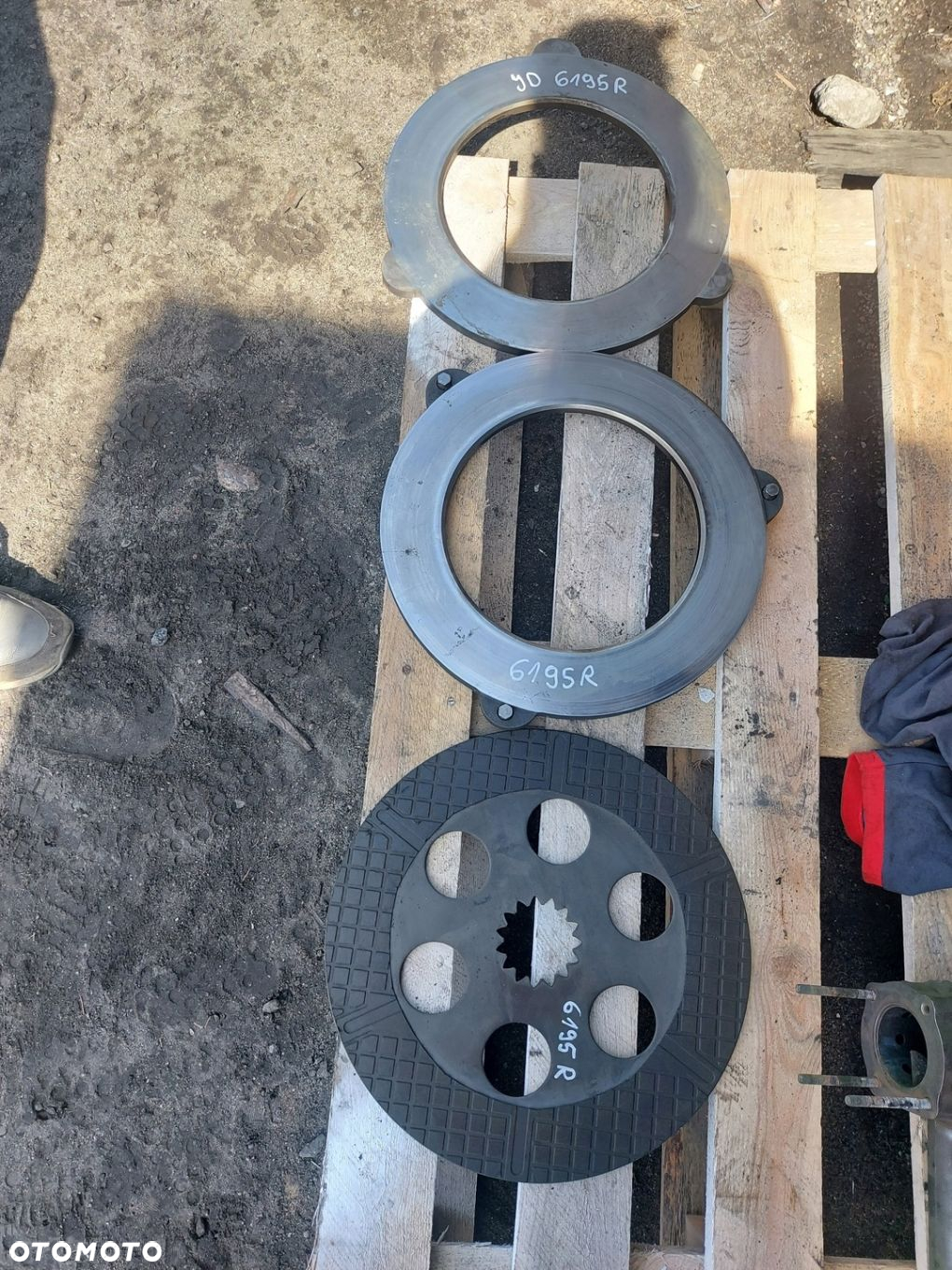 HAMULEC TYŁ KOMPLET R538229 R323621 JOHN DEERE 6195R 2017r. - 2