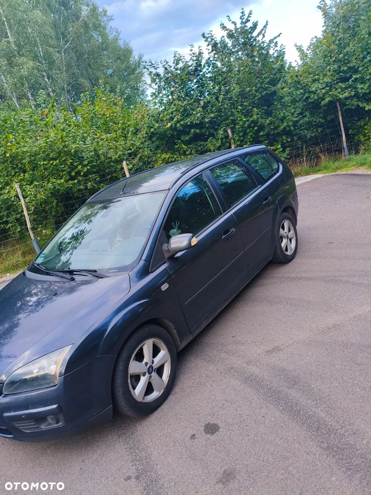 Ford Focus 1.6 TDCi Ambiente DPF - 4
