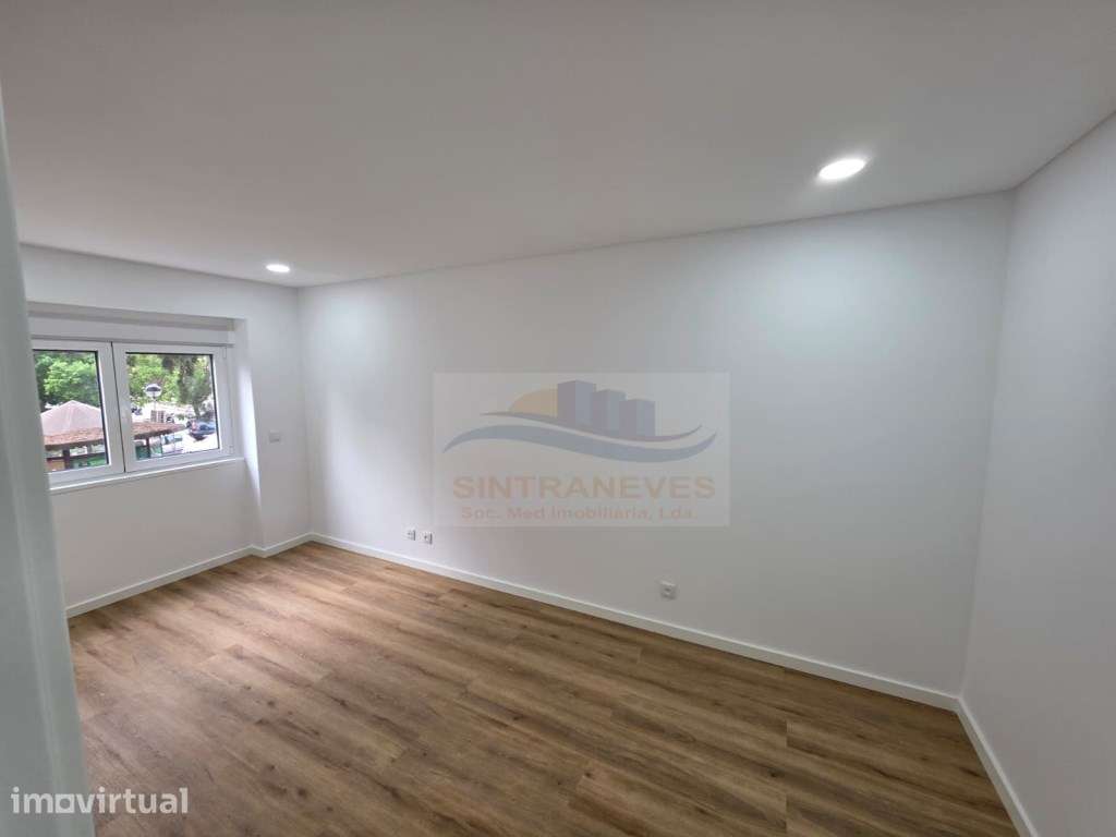 Apartamento T2 Totalmente Remodelado | Excelente Localização em Alv... - Grande imagem: 3/11
