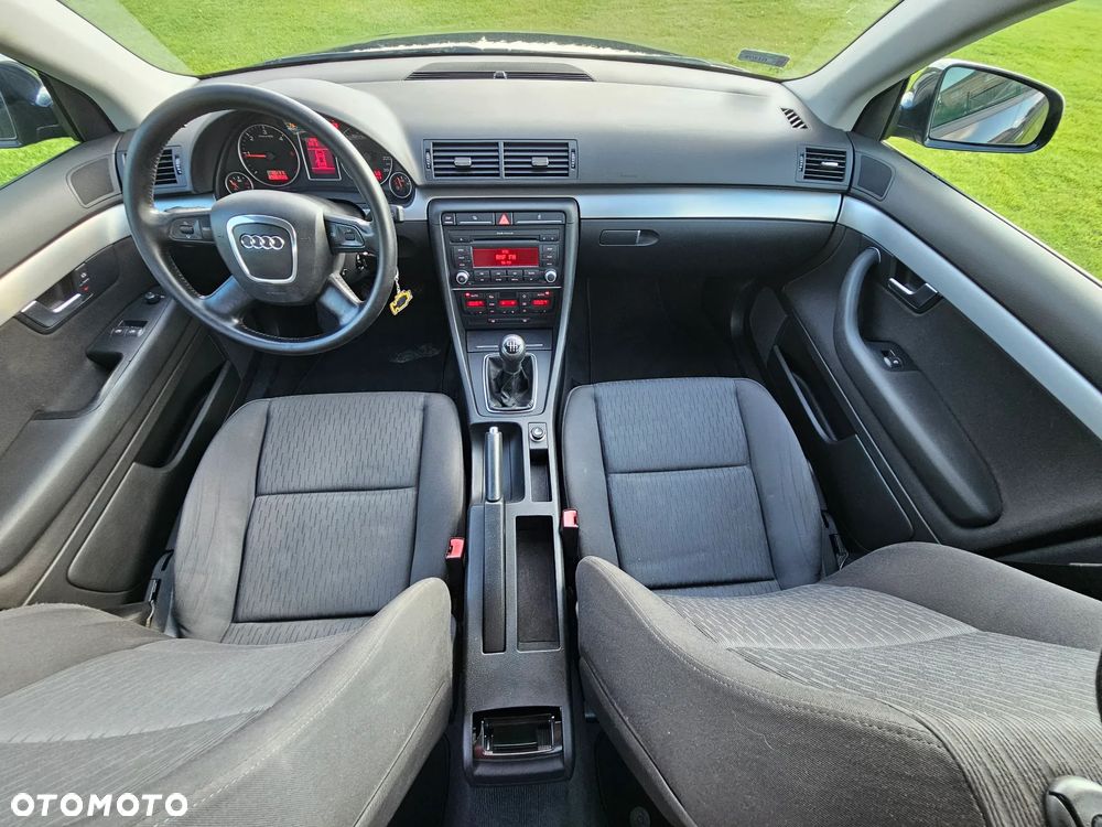 Audi A4 Limousine - 10