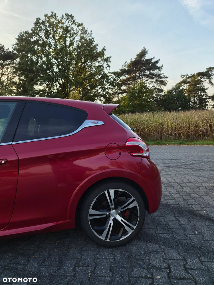 Peugeot 208 2014 photo 3