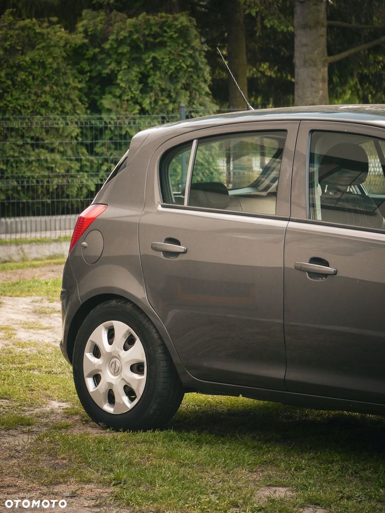 Opel Corsa 1.4 16V Sport - 9