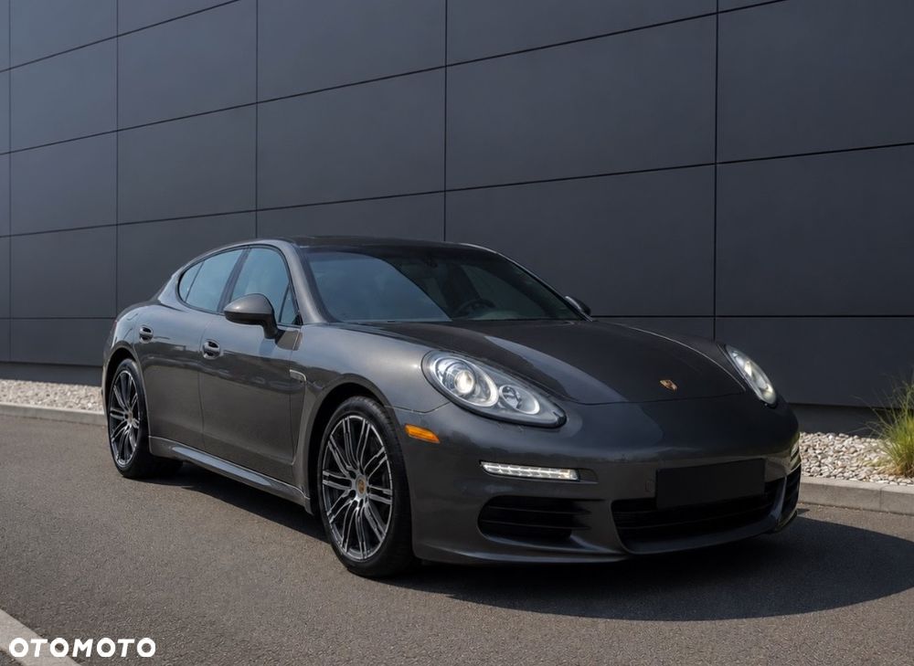 Porsche Panamera - 1