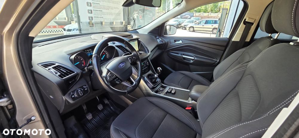 Ford Kuga 1.5 EcoBoost 2x4 Titanium - 28