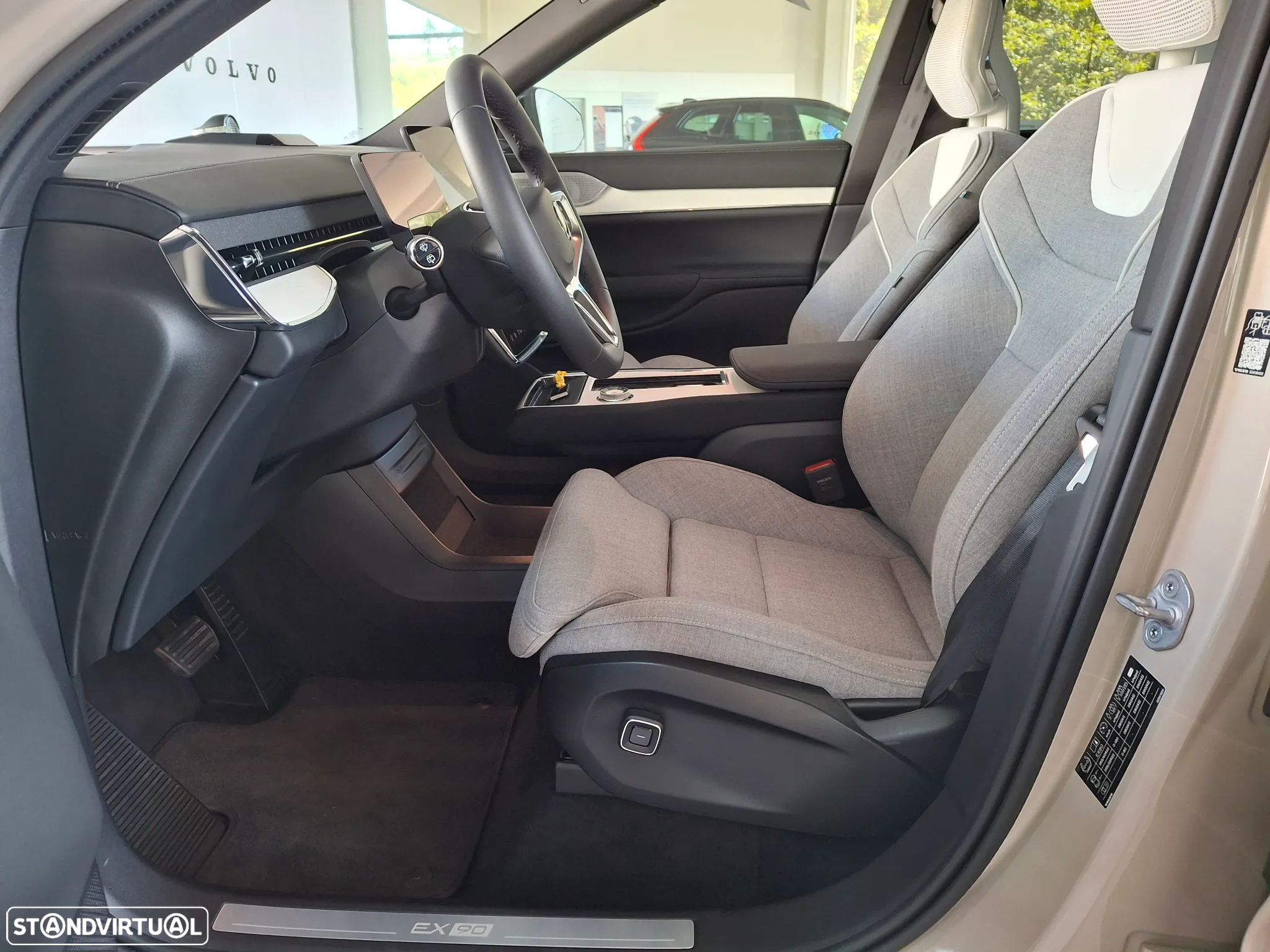 Volvo EX90 111 kWh Twin Motor Performance Ultra - 16