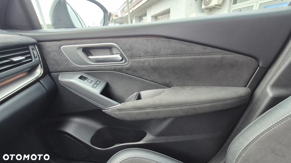 Nissan Qashqai 1.3 DIG-T MHEV Tekna+ Xtronic - 12