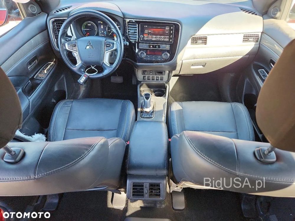 Mitsubishi Outlander - 5