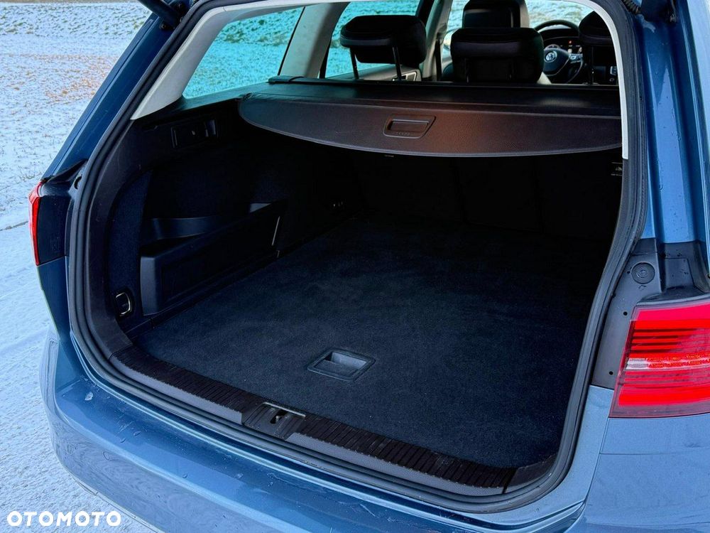 Volkswagen Passat - 27