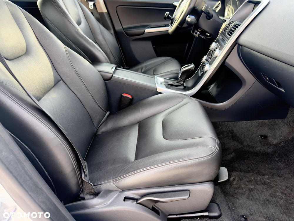 Volvo XC 60 D4 AWD Geartronic Summum - 22