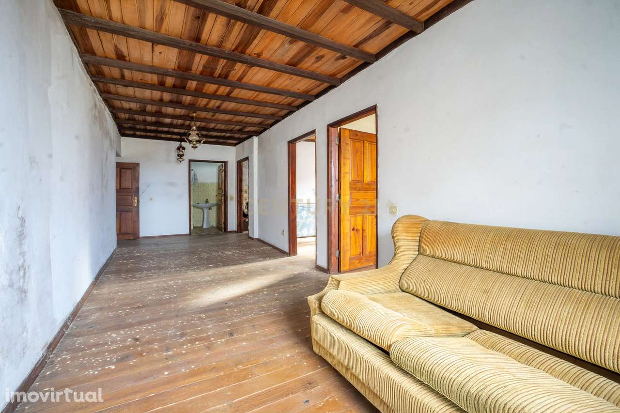 Moradia T2 - Vila Nova (Miranda do Corvo) - Grande imagem: 2/21
