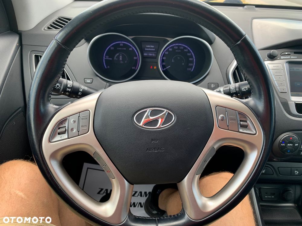 Hyundai ix35 1.7 CRDi 2WD blue Finale Gold - 16