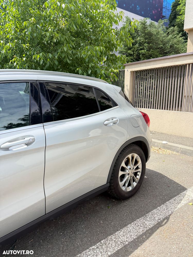 Mercedes-Benz GLA 220 d 4MATIC Aut. - 4