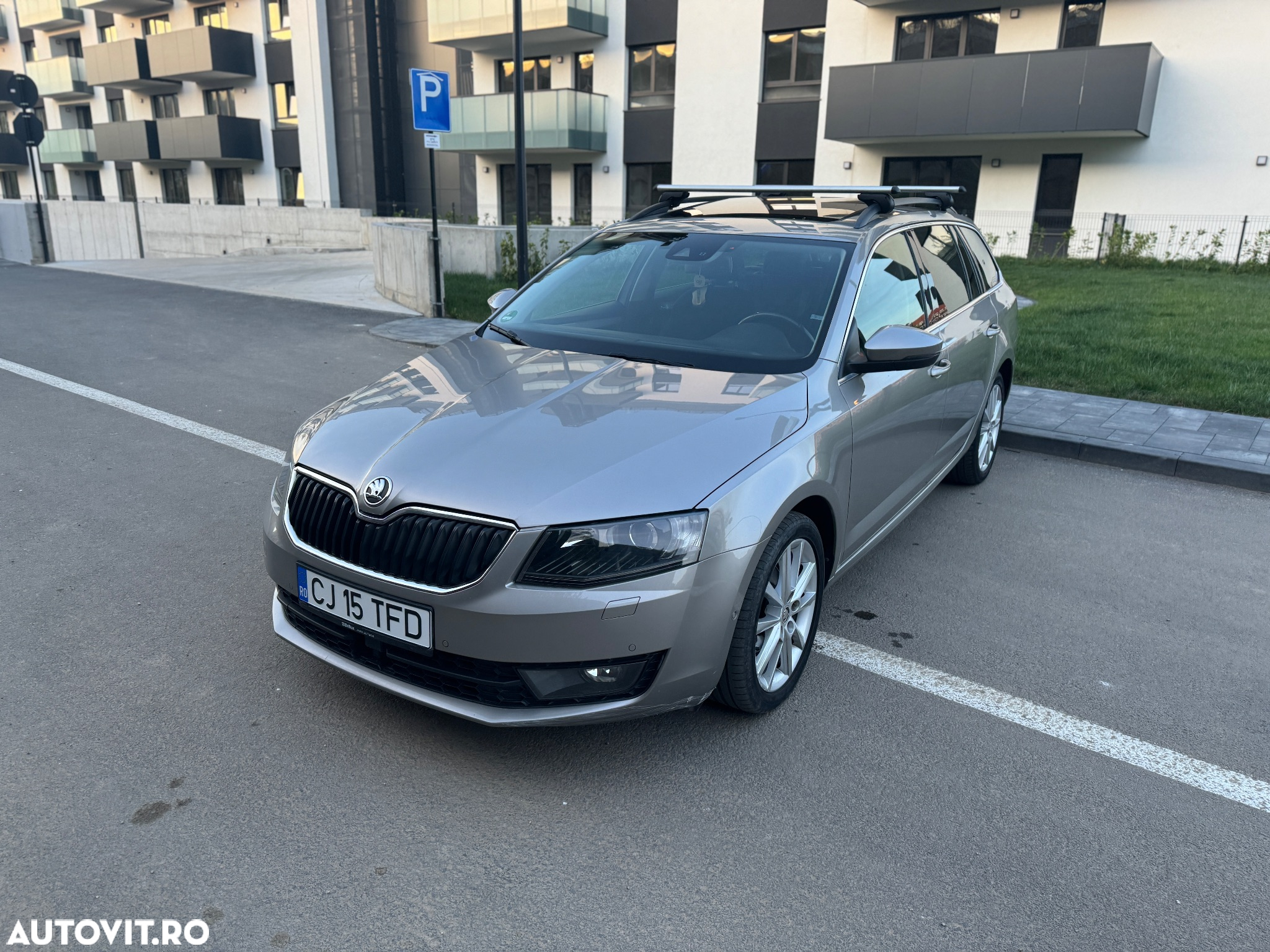 Skoda Octavia 1.6 TDI Elegance DSG - 2