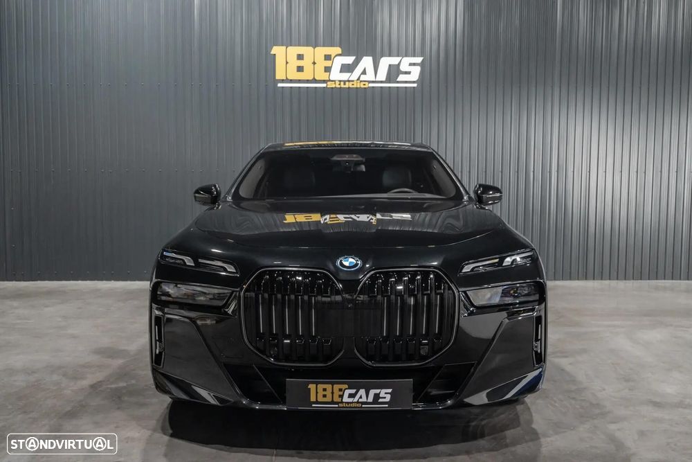 BMW 750 750e xDrive Pack Desportivo M - 42