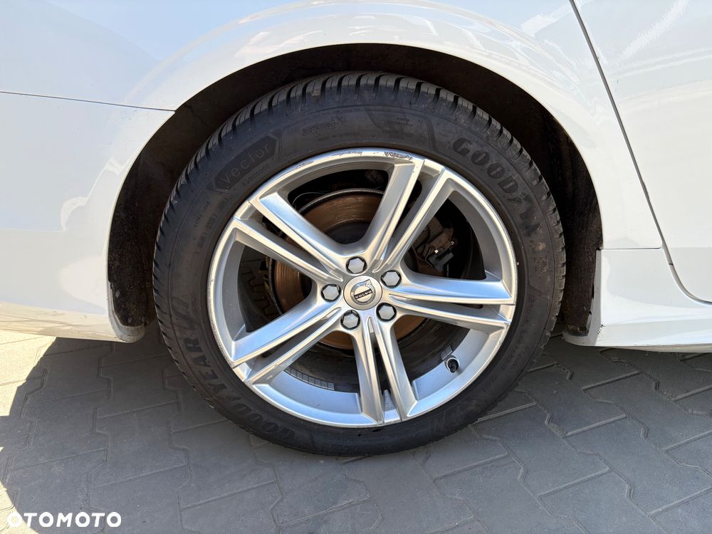 Volvo V90 D3 Momentum Pro - 9