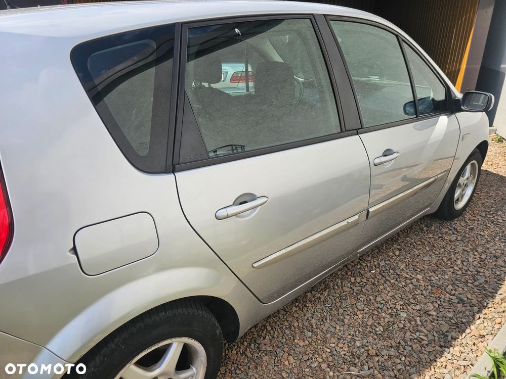 Renault Scenic 1.6 16V Confort Expression - 6