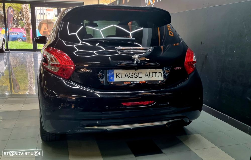 Peugeot 208 GTI 200 THP - 9