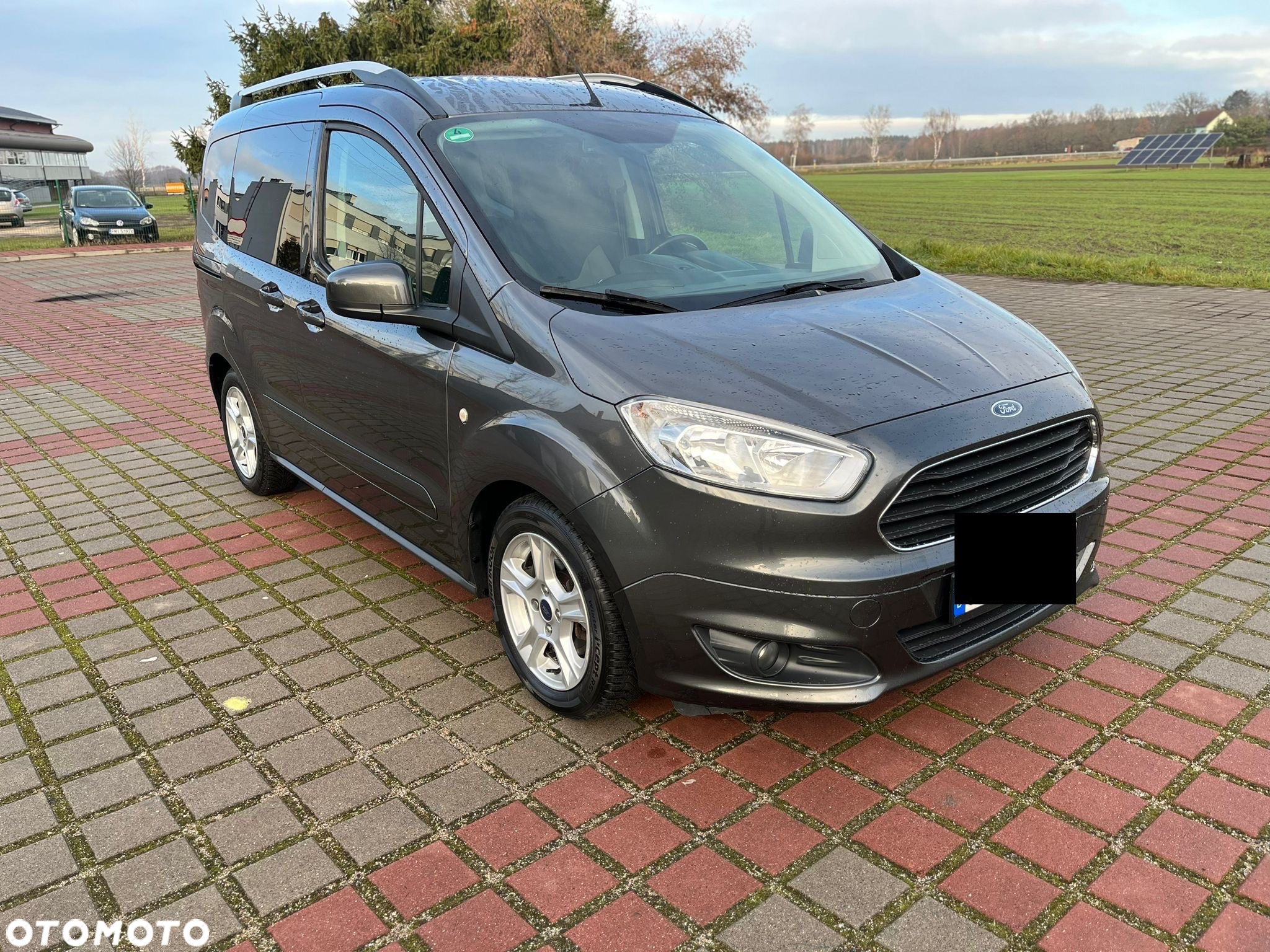 Ford Tourneo Courier 1.0 EcoBoost Ambiente - 2