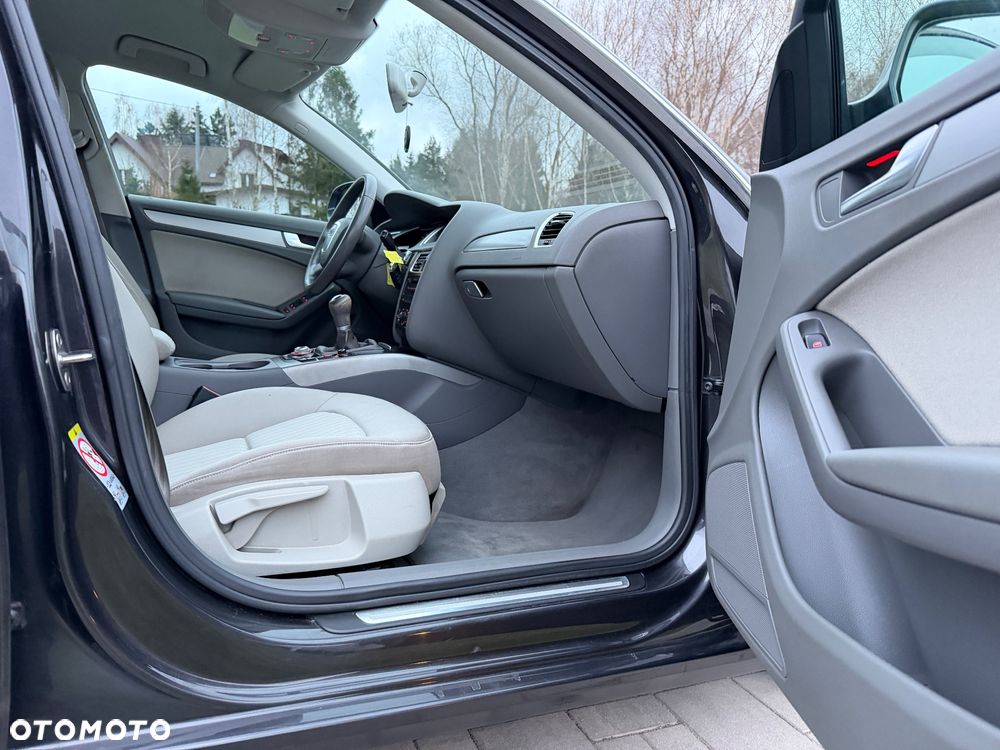 Audi A4 Limousine - 11