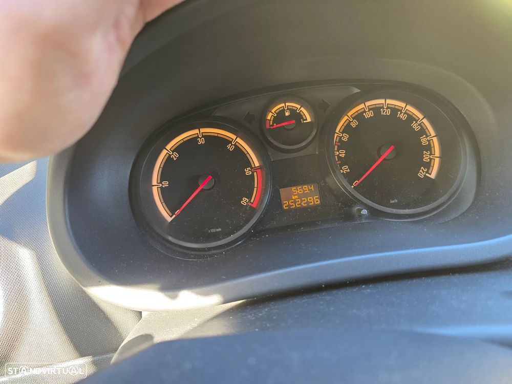 Opel Corsa 1.3 CDTI Enjoy - 2