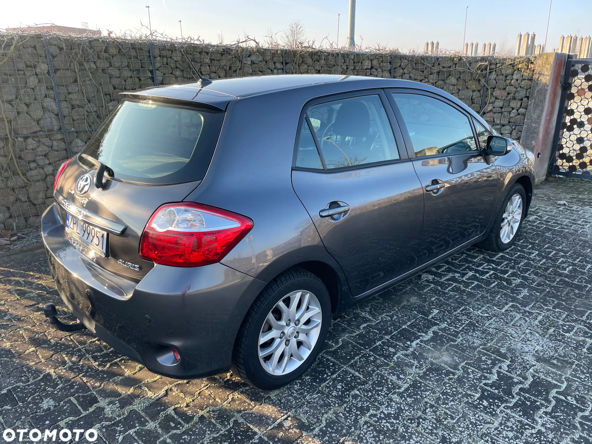 Toyota Auris 1.6 Premium + - 2