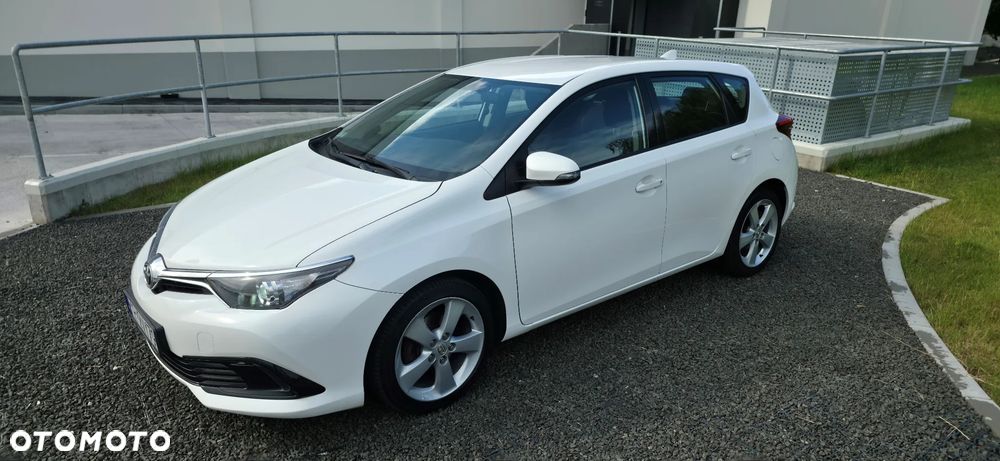 Toyota Auris 1.4 D-4D Premium - 2