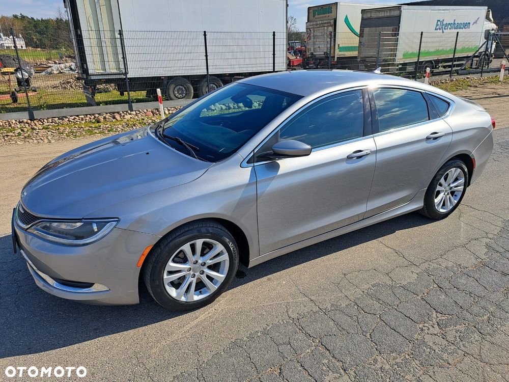 Chrysler 200 - 2