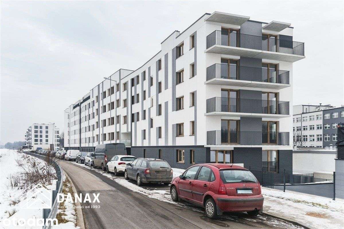 3 pokojowe z balkonem i i miejscem postojowym