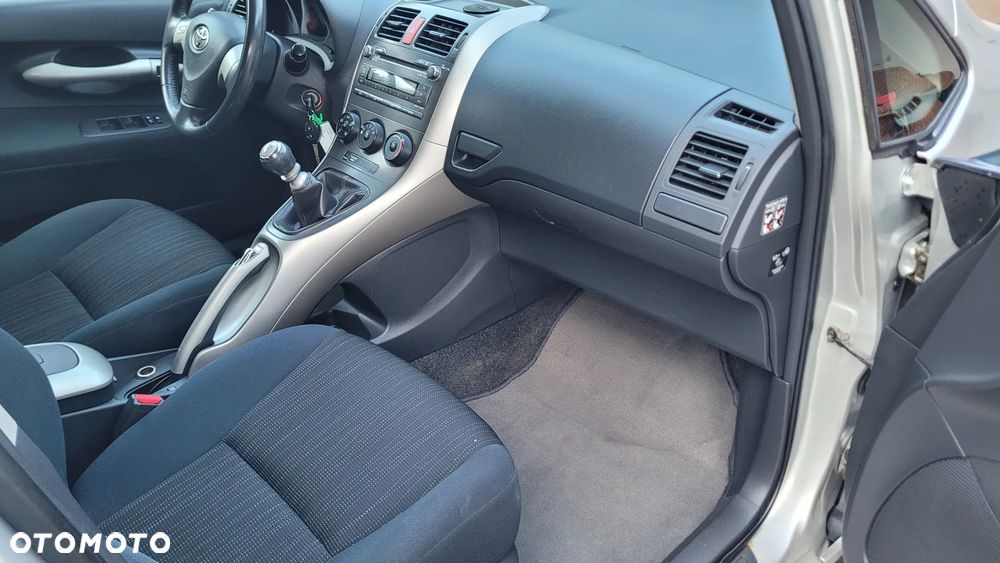 Toyota Auris 2.0 D-4D Edition - 22