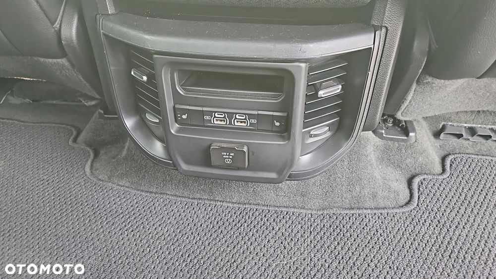 RAM 1500 Crew Cab Shortbed Laramie - 18