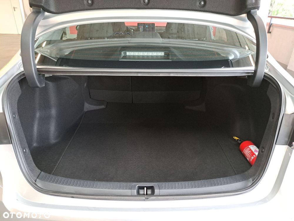 Toyota Corolla 1.8 Hybrid Comfort - 14