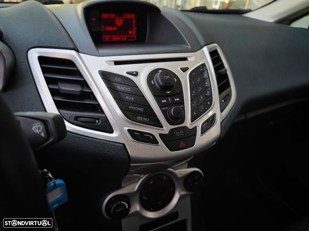 Ford Fiesta 1.25 Titanium - 21