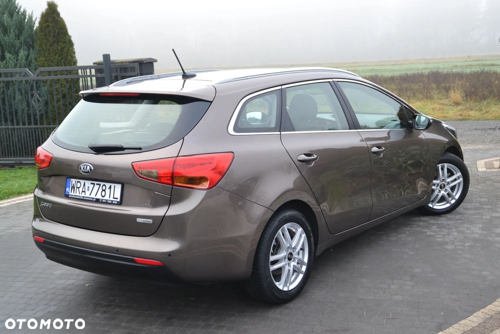 Kia Ceed 1.6 GDI Dream-Team Edition - 14