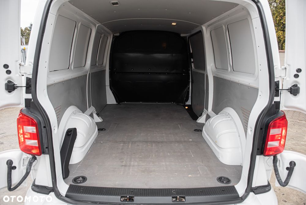Volkswagen Transporter - 18