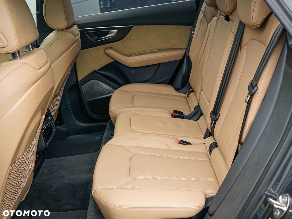 Audi Q8 - 36
