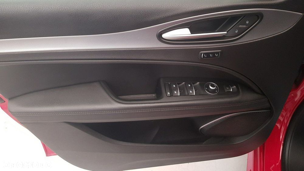 Alfa Romeo Stelvio - 25