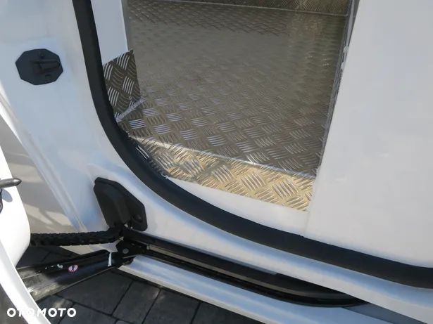 Toyota PROACE CITY LONG VAN z zabudową izotermiczną - 6