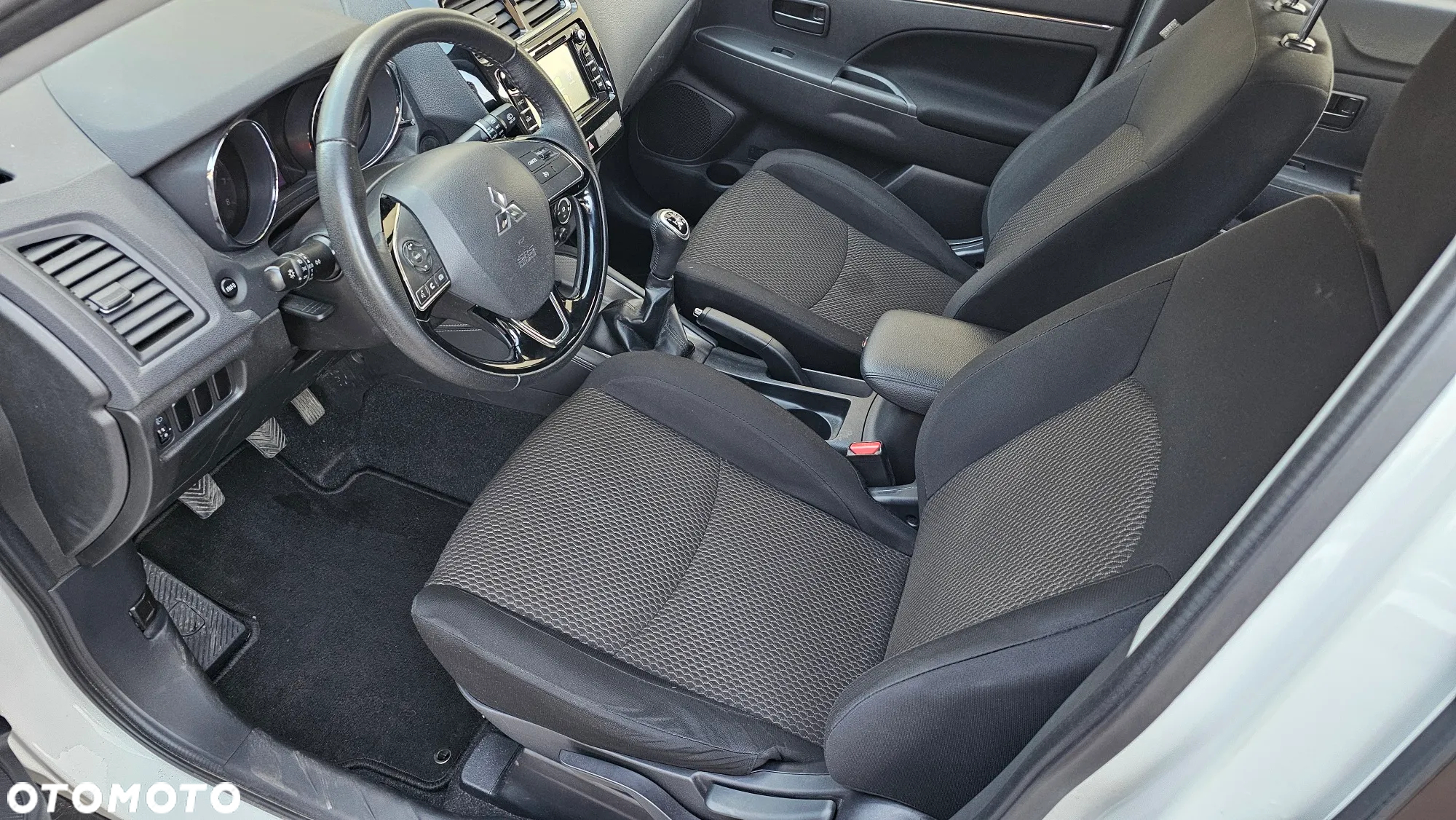 Mitsubishi ASX 1.6 2WD Intense - 28