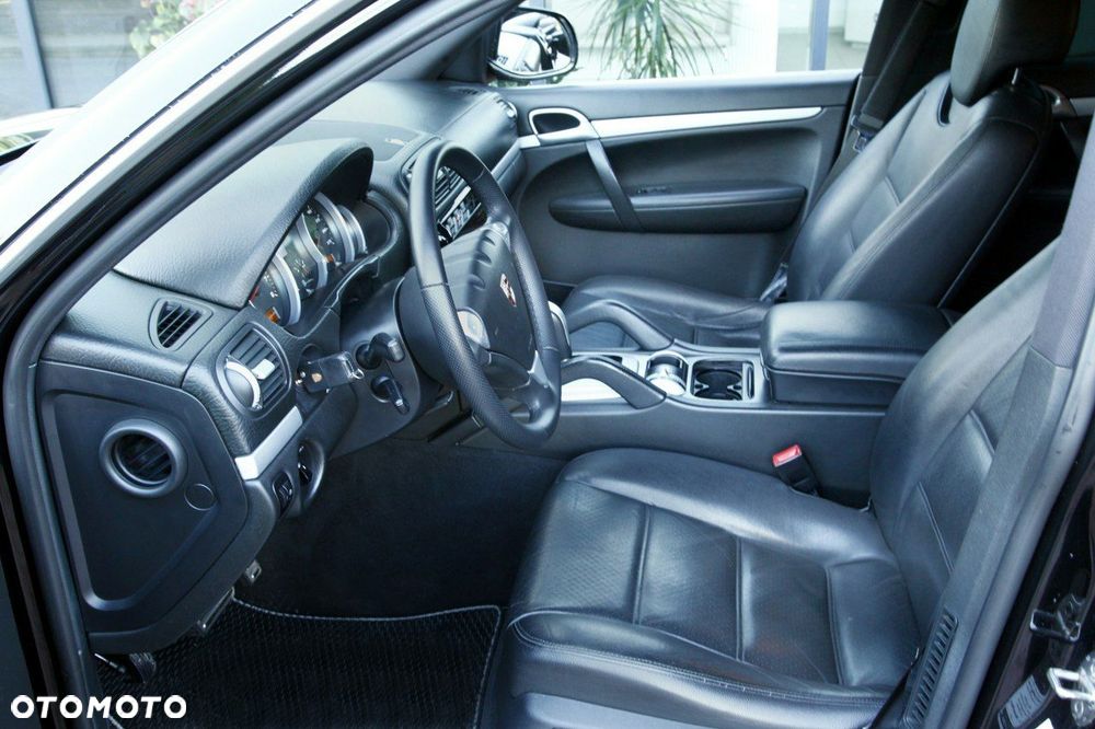 Porsche Cayenne - 13