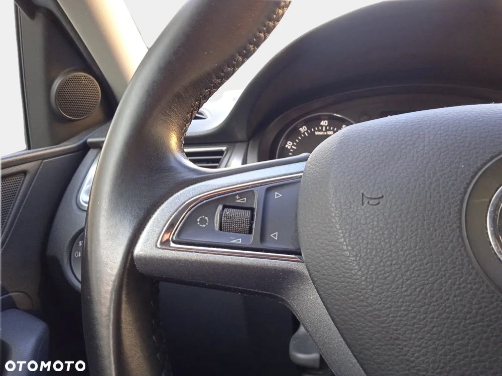 Skoda RAPID Spb 1.2 TSI Ambition - 15