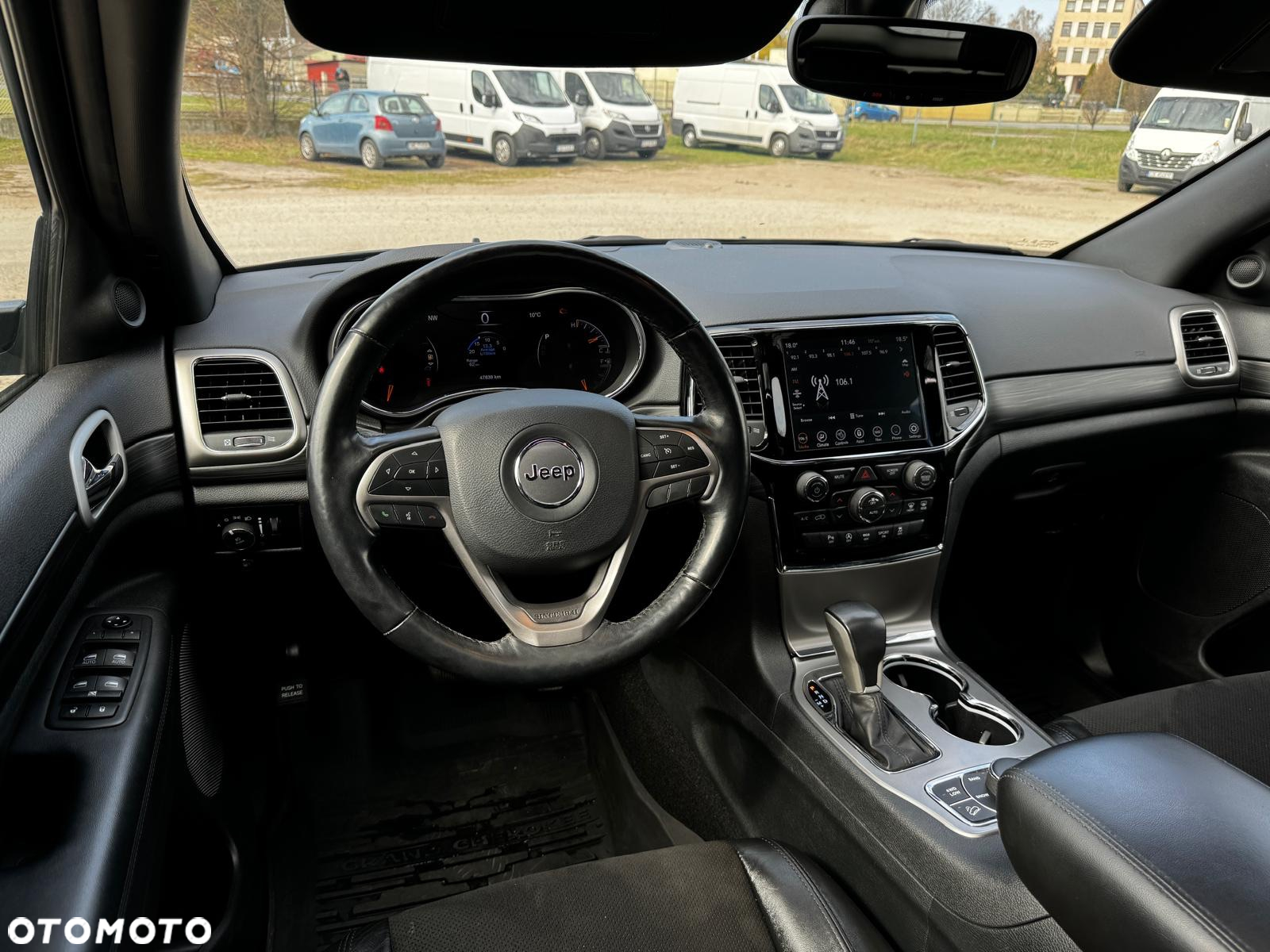 Jeep Grand Cherokee - 11