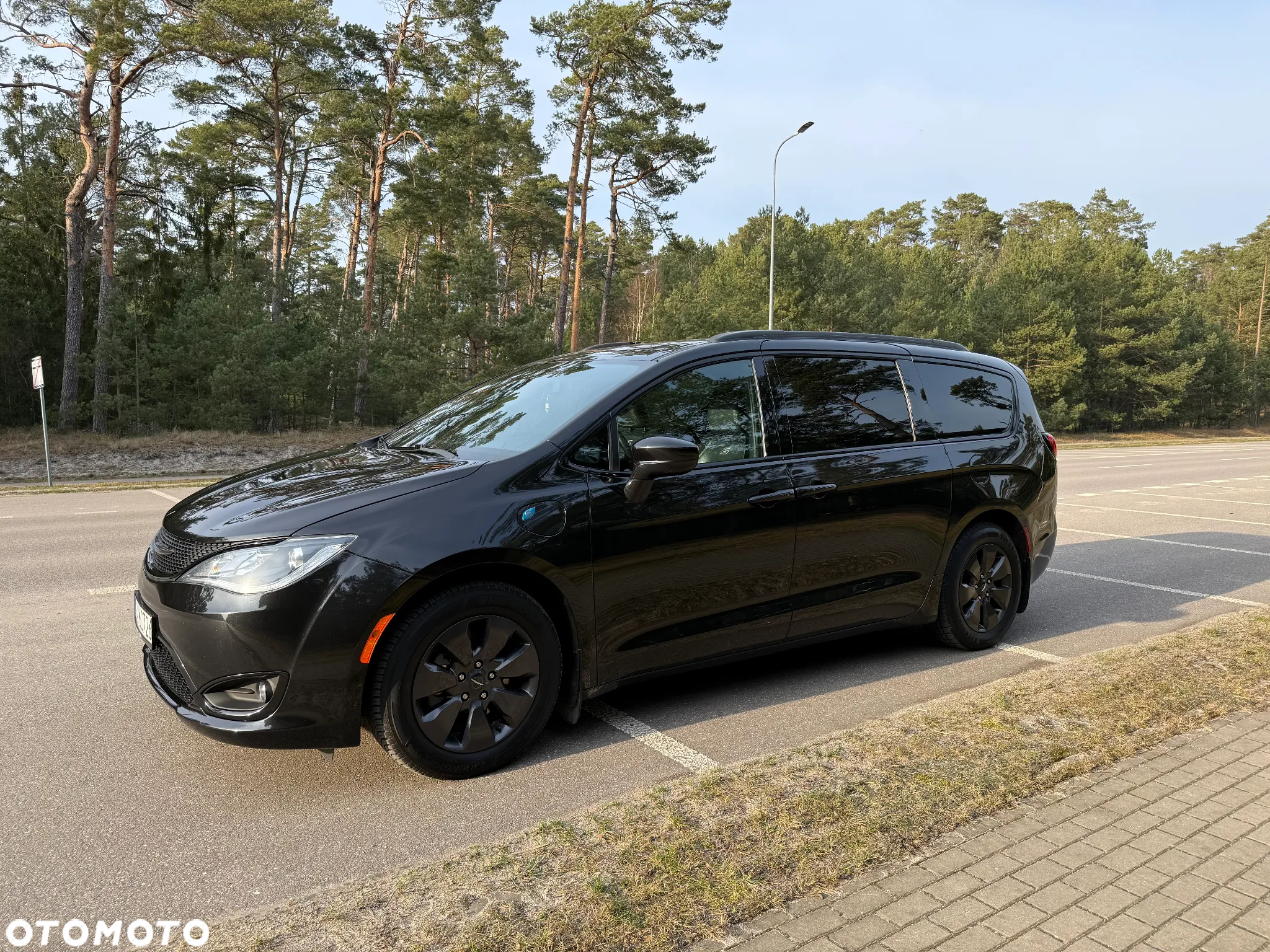 Chrysler Pacifica - 2