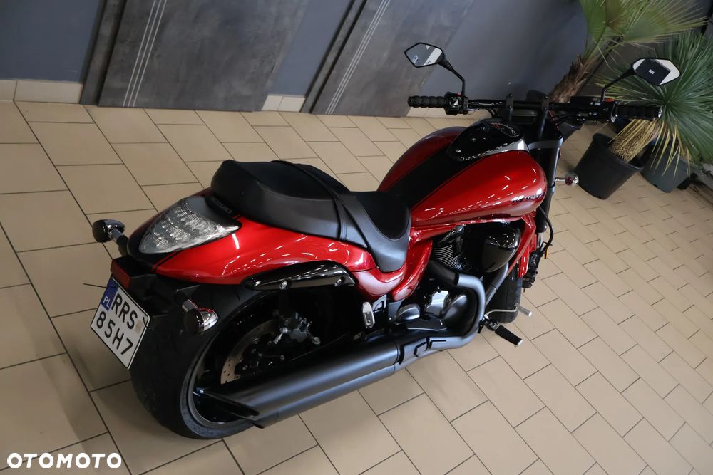 Suzuki Intruder - 3