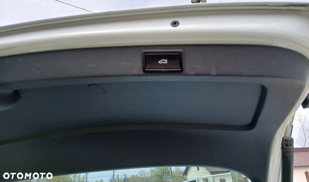 Skoda Octavia 2.0 TDI 4x4 Ambition DSG - 23