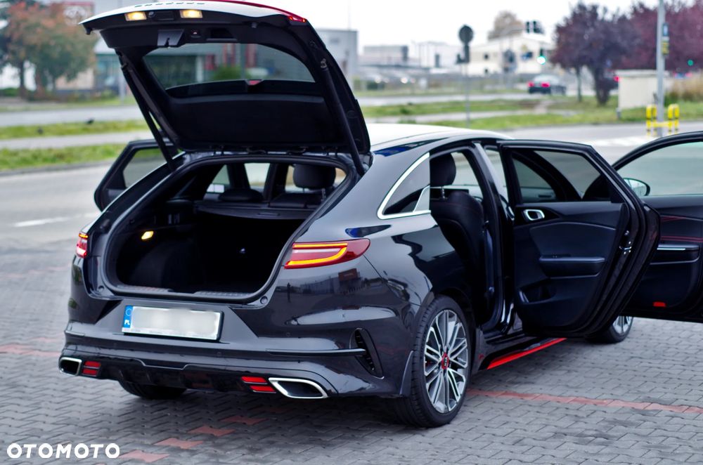 Kia ProCeed 1.6 T-GDI GT DCT - 14