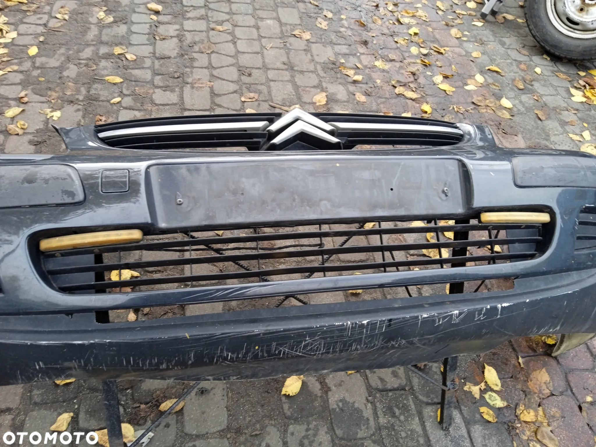 ZDERZAK PRZEDNI CITROEN C5 01-04 czarny - 4