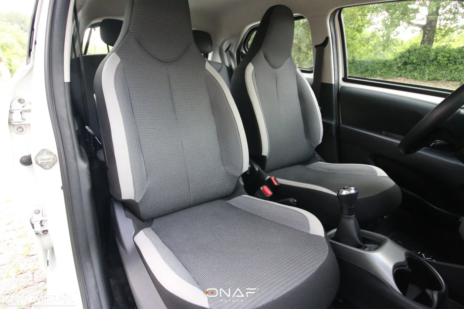 Toyota Aygo 1.0 X-Play - 17