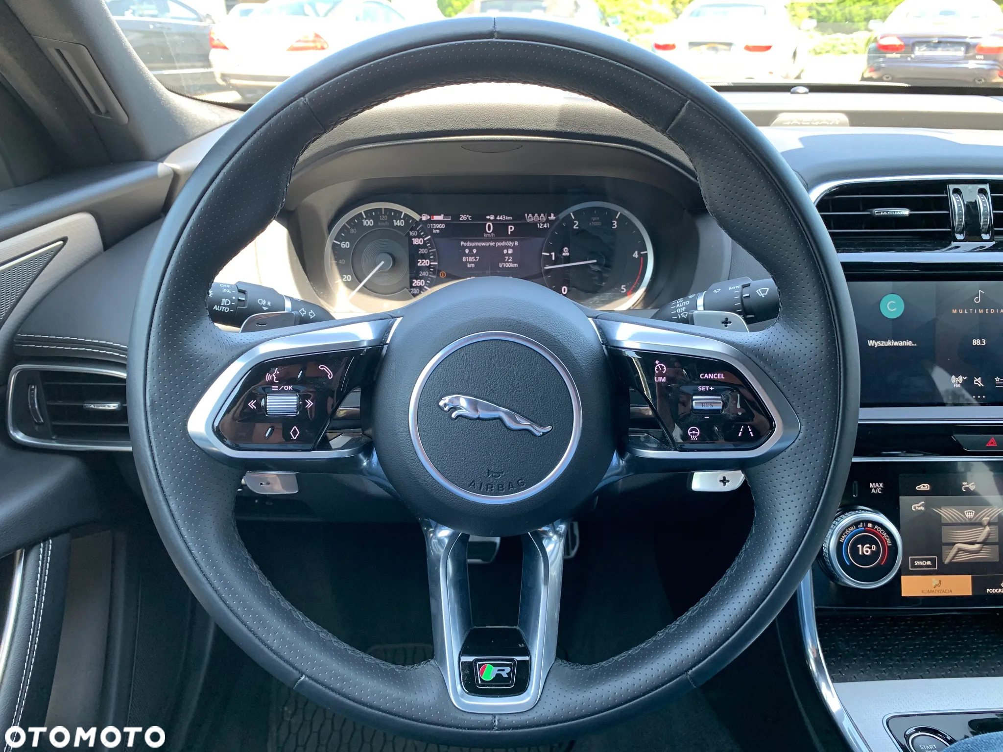 Jaguar XE 2.0 D200 mHEV AWD R-Dynamic SE - 12